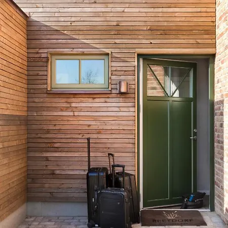 Reetdorf Geltinger Birk Kuenstlerkate Moorochse Nieby (Nieby, Schleswig-Flensburg)